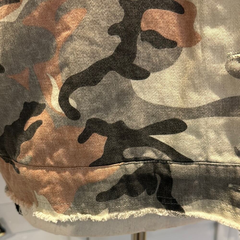 Mystrees Pre Loved Camouflage Denim Women's Jacket. - Picture 3 of 12